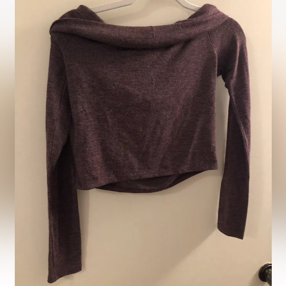 Forever 21 Size Medium Off The Shoulder Plum Long Sleeve Top - Picture 2 of 3